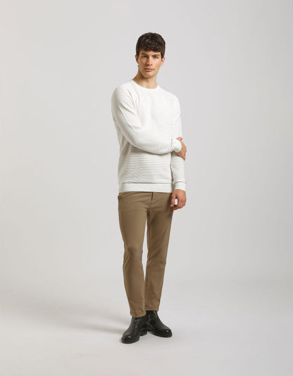 Pantaloni chino in tessuto tecnico